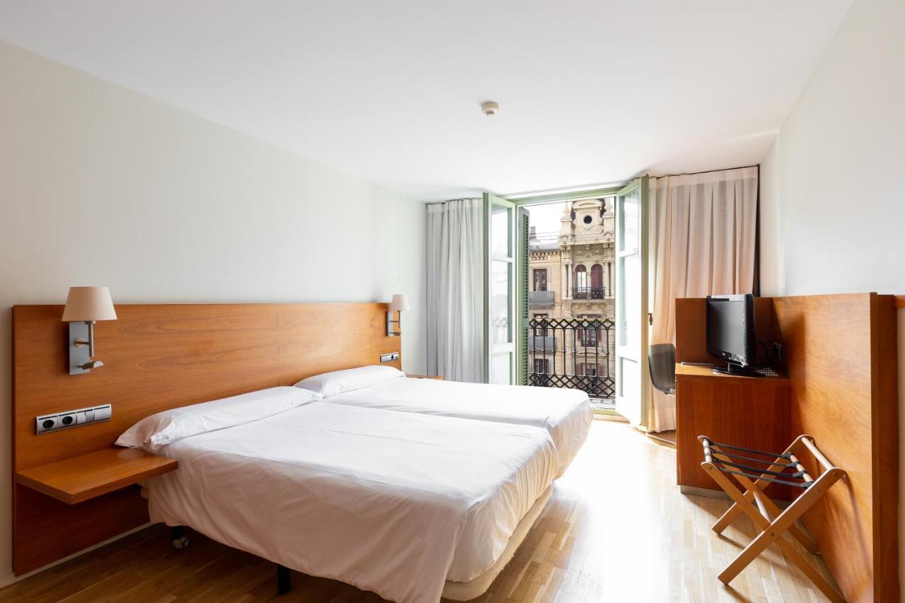 Twin Room with Rambla view,1333698422:JPEG